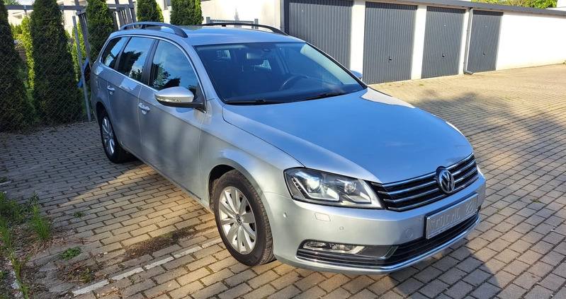 Volkswagen Passat cena 36900 przebieg: 197000, rok produkcji 2012 z Swarzędz małe 277